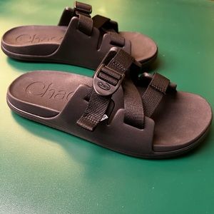 Chaco Chillos size 5 kids